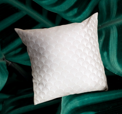 CUSHION 50x50cm CREAM GOLD SHELLS - Image 2