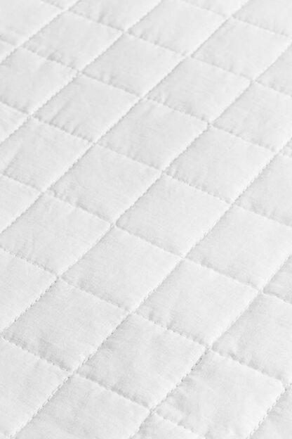 QUILTED MATTRESS PROTECTOR  Luxurious - Image 2