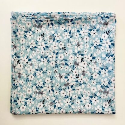 TABLE CLOTH - blue flowers 140x140 - Image 2