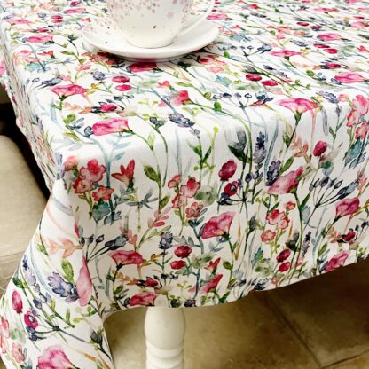 TABLE CLOTH - pink flowers 140x240
