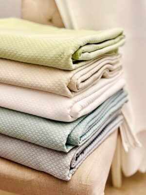 THROWS - 170x270cm  DIFFERENT COLORS
